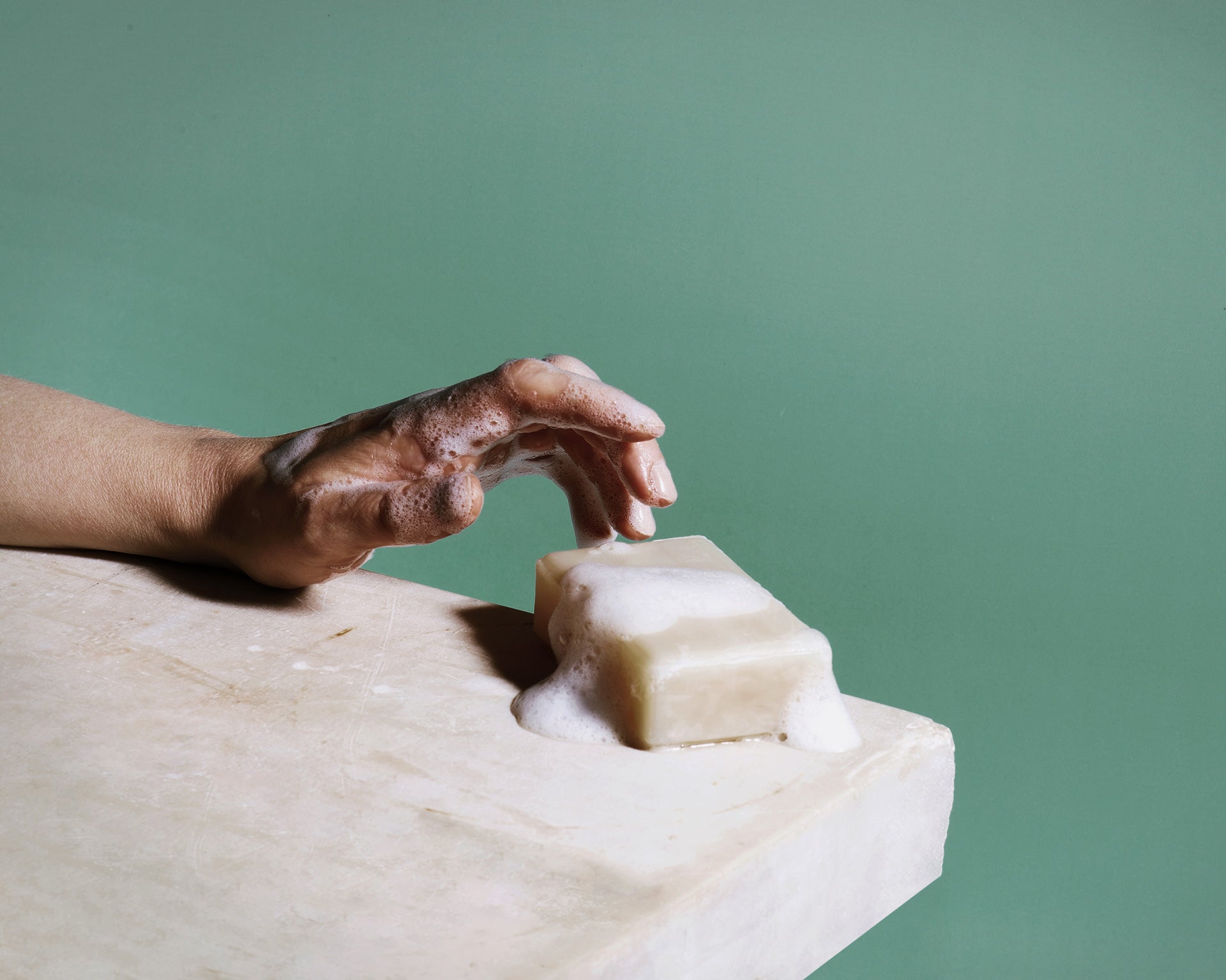 Five reasons why you should stop using artificial antibacterial soap